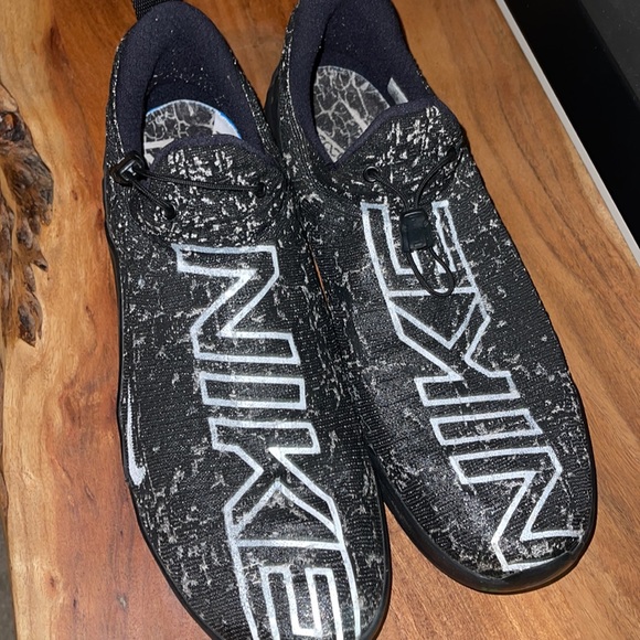 Nike Metcon Athletic Shoes - Picture 2 of 6